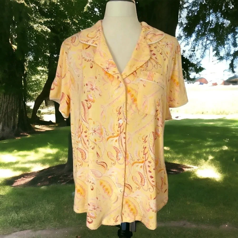 Stars Above Pajama Top New Tags Medium Paisley Pastel Yellow Soft Short Sleeves.